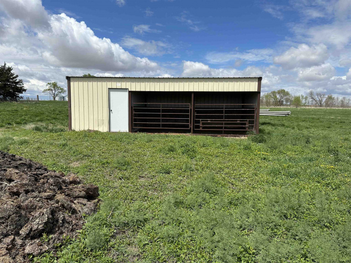 with tack room and stalls