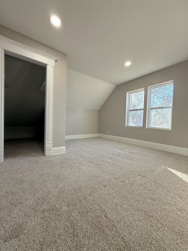 features a walk in closet + 2nd smaller closet