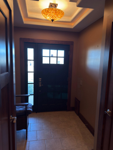 2 coat closets. 1 0n each side