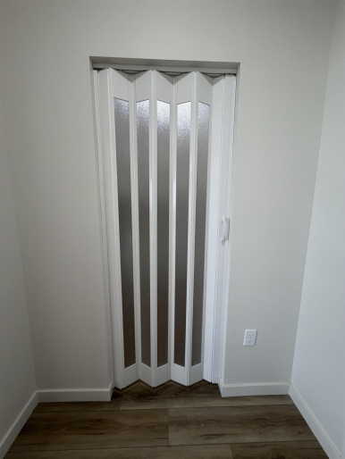 added accordion door so you have added storage space without having to worry about the door swing.