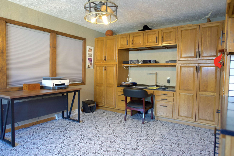 615 10th Street, Hastings, Nebraska 68901, 3 Bedroom Bedrooms, 0 ,2 BathroomBathrooms,Residential,For Sale,10th Street,0,20251296
