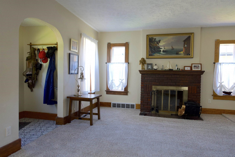 615 10th Street, Hastings, Nebraska 68901, 3 Bedroom Bedrooms, 0 ,2 BathroomBathrooms,Residential,For Sale,10th Street,0,20251296