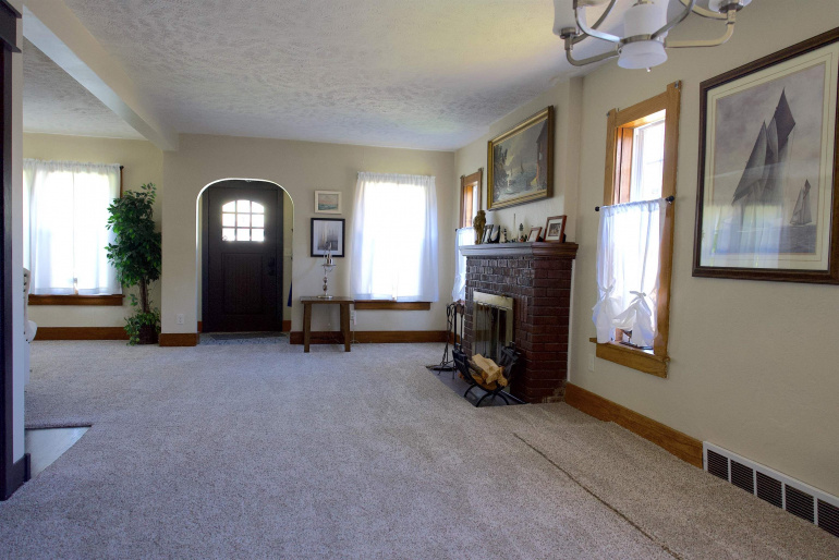 615 10th Street, Hastings, Nebraska 68901, 3 Bedroom Bedrooms, 0 ,2 BathroomBathrooms,Residential,For Sale,10th Street,0,20251296