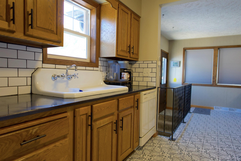 615 10th Street, Hastings, Nebraska 68901, 3 Bedroom Bedrooms, 0 ,2 BathroomBathrooms,Residential,For Sale,10th Street,0,20251296