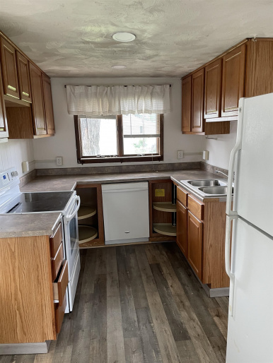 1327 Cedar Ave, Hastings, Nebraska 68901, 2 Bedroom Bedrooms, 0 ,1 BathroomBathrooms,Residential,For Sale,Cedar Ave,0,20261429