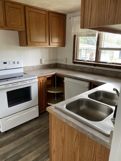 1327 Cedar Ave, Hastings, Nebraska 68901, 2 Bedroom Bedrooms, 0 ,1 BathroomBathrooms,Residential,For Sale,Cedar Ave,0,20261429
