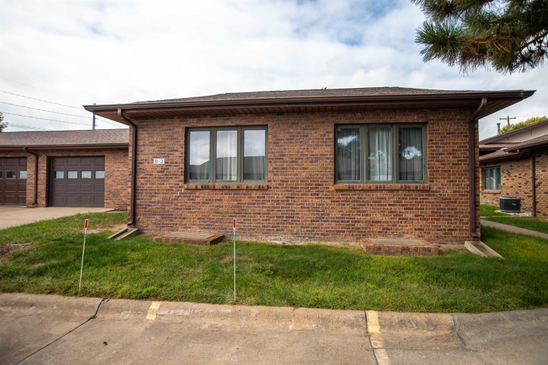 110 39th Street B-3, Kearney, Nebraska 68847, 2 Bedroom Bedrooms, 0 ,2 BathroomBathrooms,Residential,For Sale,39th Street B-3,0,20261439