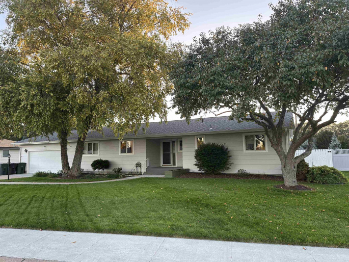 1503 Pershing Road, Hastings, Nebraska 68901, 3 Bedroom Bedrooms, 0 ,2 BathroomBathrooms,Residential,For Sale,Pershing Road,0,20261453