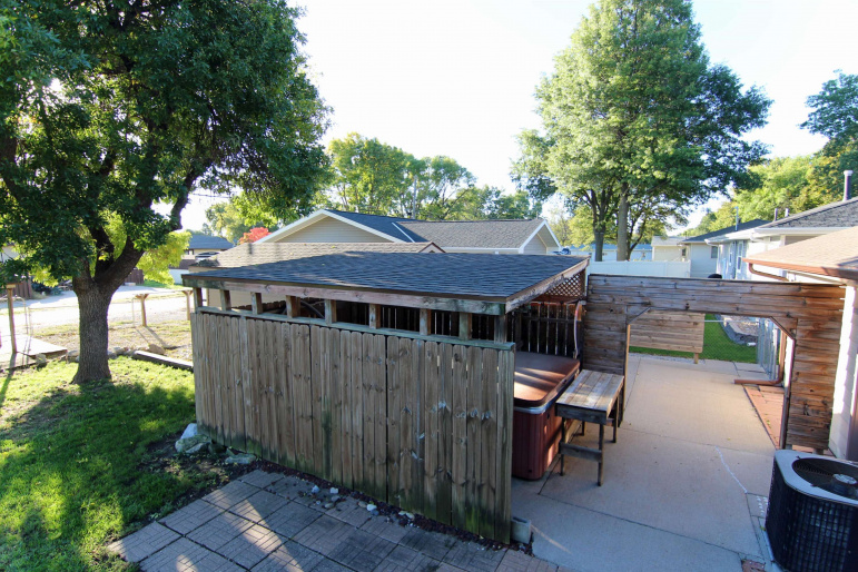 3807 L Avenue, Kearney, Nebraska 68847, 4 Bedroom Bedrooms, 0 ,2 BathroomBathrooms,Residential,For Sale,L Avenue,0,20261454