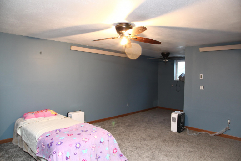 302 LEE ST., ELWOOD, Nebraska 68937, 3 Bedroom Bedrooms, 0 ,3 BathroomBathrooms,Residential,For Sale,LEE ST.,0,20261458