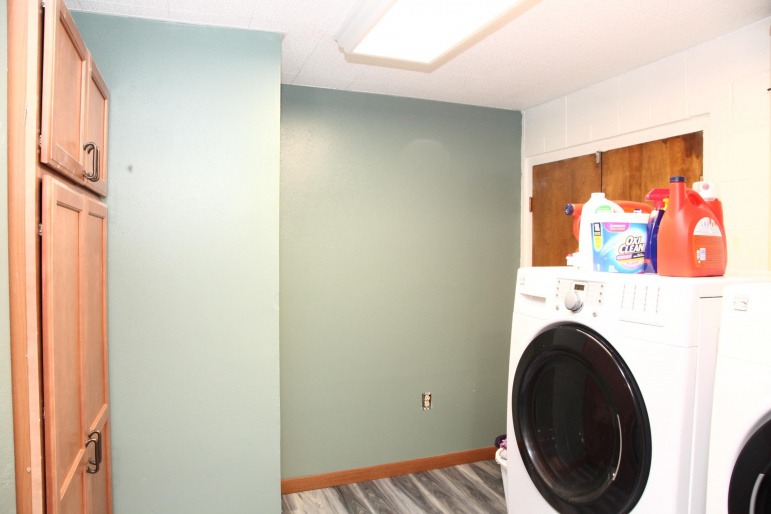 302 LEE ST., ELWOOD, Nebraska 68937, 3 Bedroom Bedrooms, 0 ,3 BathroomBathrooms,Residential,For Sale,LEE ST.,0,20261458