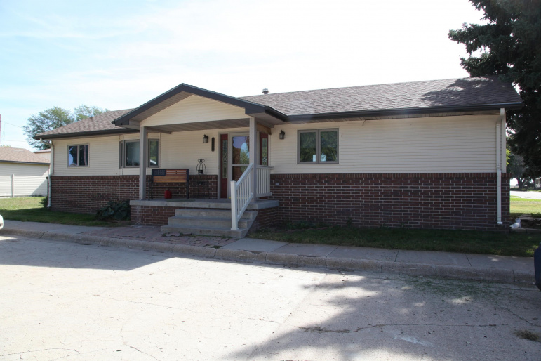 302 LEE ST., ELWOOD, Nebraska 68937, 3 Bedroom Bedrooms, 0 ,3 BathroomBathrooms,Residential,For Sale,LEE ST.,0,20261458