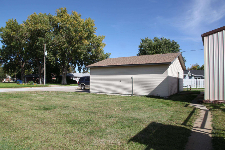 302 LEE ST., ELWOOD, Nebraska 68937, 3 Bedroom Bedrooms, 0 ,3 BathroomBathrooms,Residential,For Sale,LEE ST.,0,20261458
