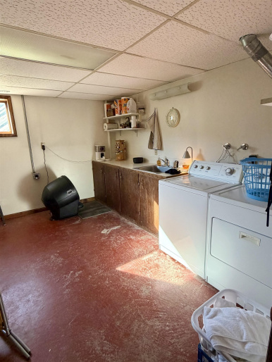 300 Shore Drive, Hastings, Nebraska 68901, 3 Bedroom Bedrooms, 0 ,3 BathroomBathrooms,Residential,For Sale,Shore Drive,0,20261464