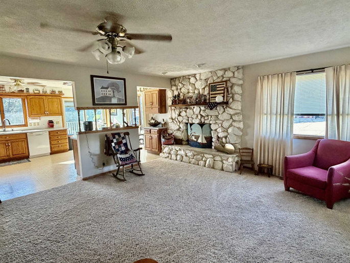 300 Shore Drive, Hastings, Nebraska 68901, 3 Bedroom Bedrooms, 0 ,3 BathroomBathrooms,Residential,For Sale,Shore Drive,0,20261464