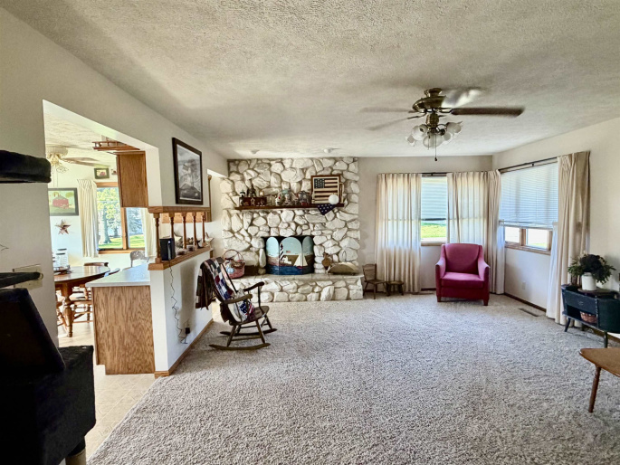 300 Shore Drive, Hastings, Nebraska 68901, 3 Bedroom Bedrooms, 0 ,3 BathroomBathrooms,Residential,For Sale,Shore Drive,0,20261464