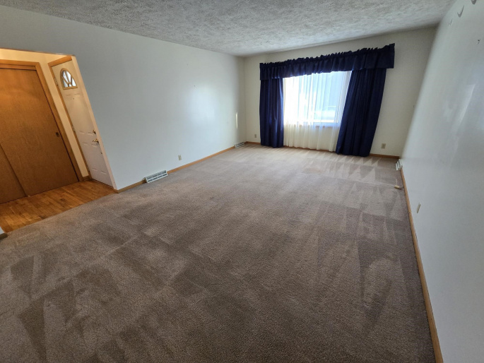 413 Hillside Drive, Hastings, Nebraska 68901, 3 Bedroom Bedrooms, 0 ,3 BathroomBathrooms,Residential,For Sale,Hillside Drive,0,20261478