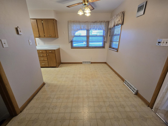 413 Hillside Drive, Hastings, Nebraska 68901, 3 Bedroom Bedrooms, 0 ,3 BathroomBathrooms,Residential,For Sale,Hillside Drive,0,20261478