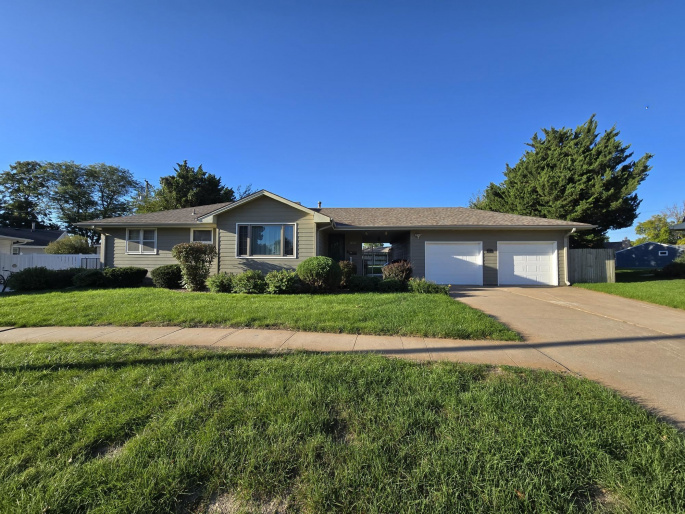 413 Hillside Drive, Hastings, Nebraska 68901, 3 Bedroom Bedrooms, 0 ,3 BathroomBathrooms,Residential,For Sale,Hillside Drive,0,20261478