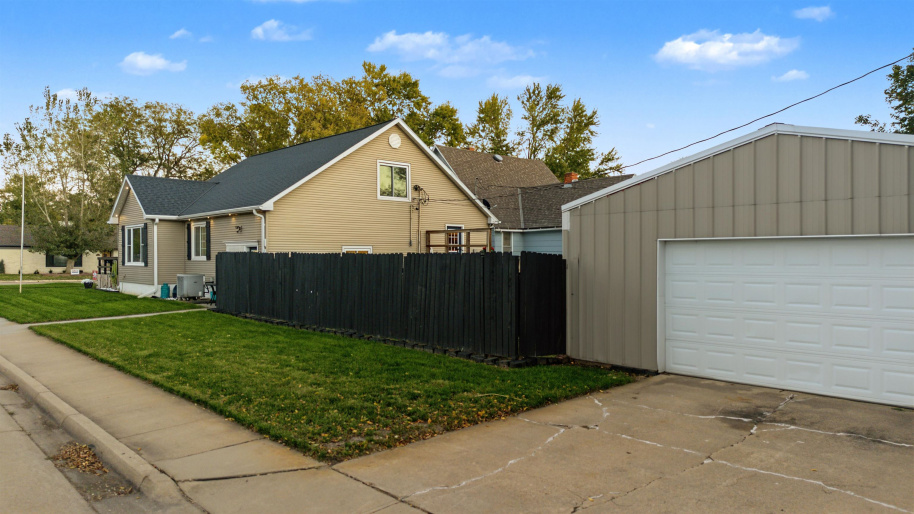 1415 Lincoln Street, Lexington, Nebraska 68850, 4 Bedroom Bedrooms, 0 ,2 BathroomBathrooms,Residential,For Sale,Lincoln Street,0,20261483