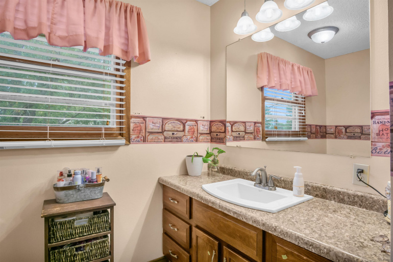 663 Western Avenue, Minden, Nebraska 68959, 4 Bedroom Bedrooms, 0 ,2 BathroomBathrooms,Residential,For Sale,Western Avenue,0,20261493