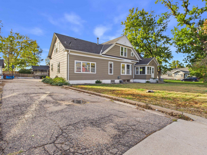 309 4th Street, Minden, Nebraska 68959, 5 Bedroom Bedrooms, 0 ,3 BathroomBathrooms,Residential,For Sale,4th Street,0,20261505