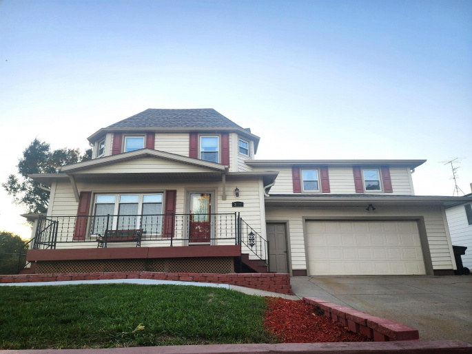 3102 8th Avenue, Kearney, Nebraska 68845, 6 Bedroom Bedrooms, 0 ,3 BathroomBathrooms,Residential,For Sale,8th Avenue,0,20261513