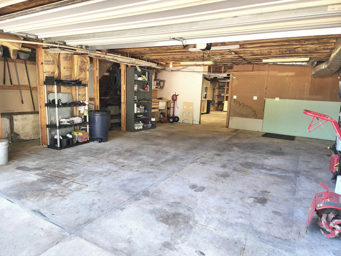 3102 8th Avenue, Kearney, Nebraska 68845, 6 Bedroom Bedrooms, 0 ,3 BathroomBathrooms,Residential,For Sale,8th Avenue,0,20261513