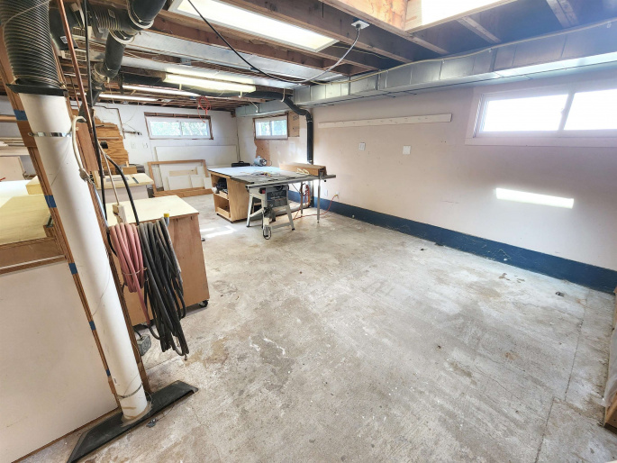 3102 8th Avenue, Kearney, Nebraska 68845, 6 Bedroom Bedrooms, 0 ,3 BathroomBathrooms,Residential,For Sale,8th Avenue,0,20261513
