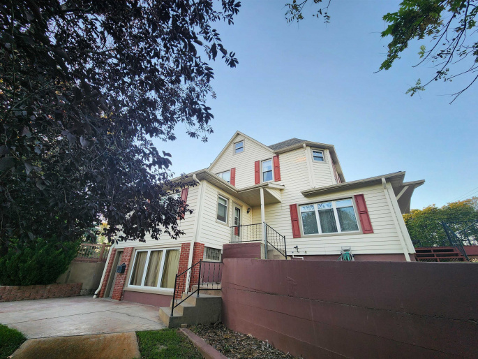 3102 8th Avenue, Kearney, Nebraska 68845, 6 Bedroom Bedrooms, 0 ,3 BathroomBathrooms,Residential,For Sale,8th Avenue,0,20261513