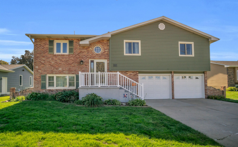 1602 38th Street, Kearney, Nebraska 68845, 4 Bedroom Bedrooms, 0 ,3 BathroomBathrooms,Residential,For Sale,38th Street,0,20261518