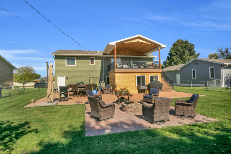 1602 38th Street, Kearney, Nebraska 68845, 4 Bedroom Bedrooms, 0 ,3 BathroomBathrooms,Residential,For Sale,38th Street,0,20261518
