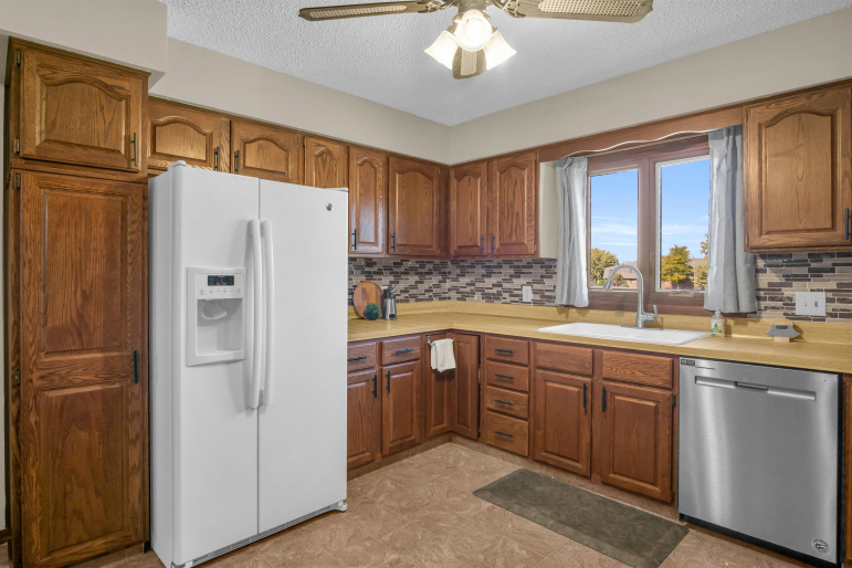 1602 38th Street, Kearney, Nebraska 68845, 4 Bedroom Bedrooms, 0 ,3 BathroomBathrooms,Residential,For Sale,38th Street,0,20261518