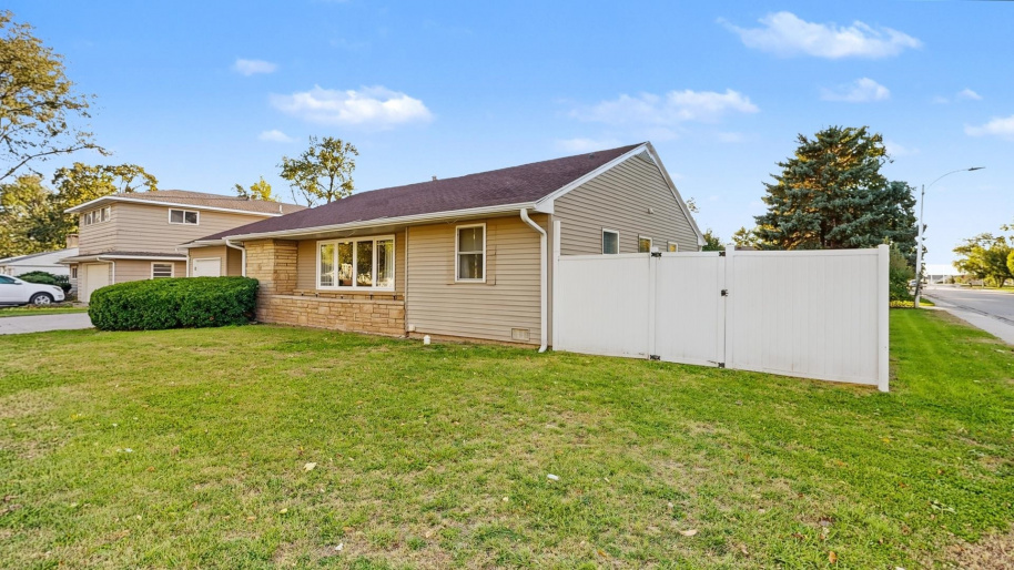 1823 Cleveland Street, Lexington, Nebraska 68850, 3 Bedroom Bedrooms, 0 ,2 BathroomBathrooms,Residential,For Sale,Cleveland Street,0,20261517