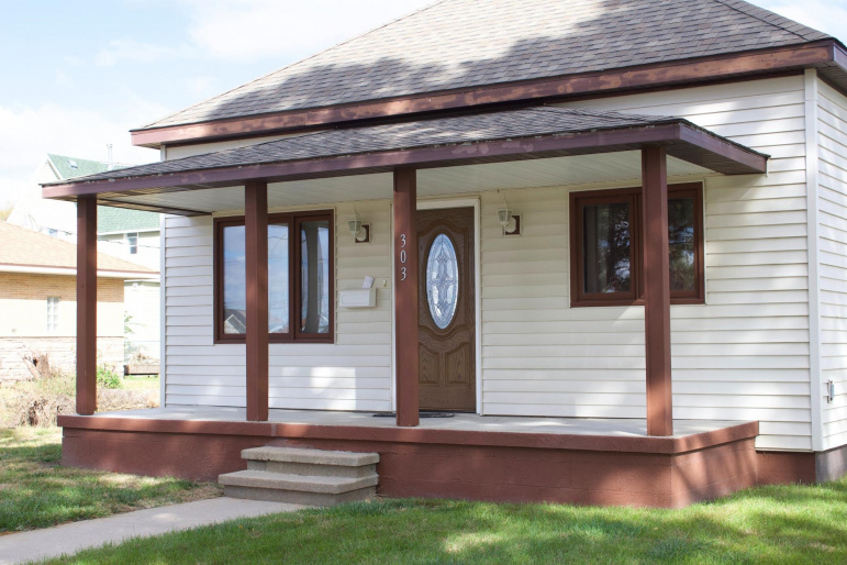 303 7th Street, Lexington, Nebraska 68850, 3 Bedroom Bedrooms, 0 ,1 BathroomBathrooms,Residential,For Sale,7th Street,0,20261516