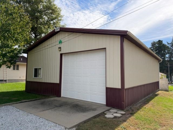 842 Denver Avenue, Hastings, Nebraska 68901, 2 Bedroom Bedrooms, 0 ,3 BathroomBathrooms,Residential,For Sale,Denver Avenue,0,20261531