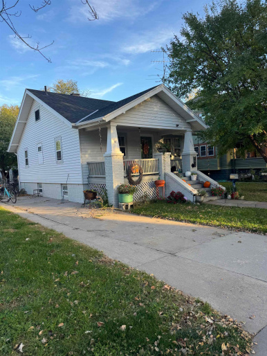 1617 Lake Avenue, Gothenburg, Nebraska 69138, 3 Bedroom Bedrooms, 0 ,2 BathroomBathrooms,Residential,For Sale,Lake Avenue,0,20261529