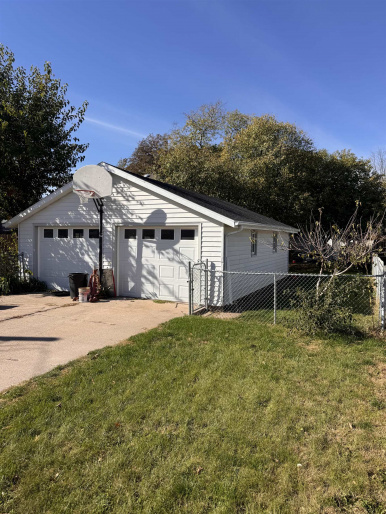 1617 Lake Avenue, Gothenburg, Nebraska 69138, 3 Bedroom Bedrooms, 0 ,2 BathroomBathrooms,Residential,For Sale,Lake Avenue,0,20261529