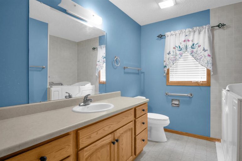 1508 42nd Street, Kearney, Nebraska 68847, 3 Bedroom Bedrooms, 0 ,3 BathroomBathrooms,Residential,For Sale,42nd Street,0,20261539