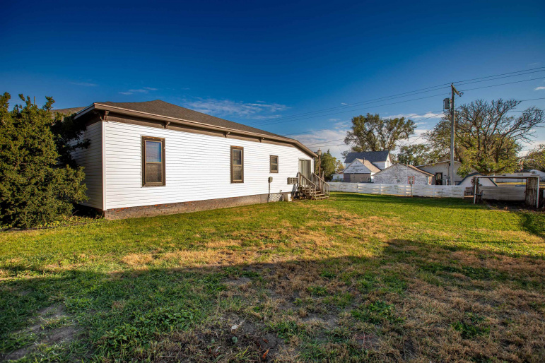 621 C Avenue, Cozad, Nebraska 69130, 3 Bedroom Bedrooms, 0 ,2 BathroomBathrooms,Residential,For Sale,C Avenue,0,20261533