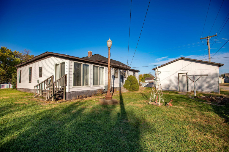 621 C Avenue, Cozad, Nebraska 69130, 3 Bedroom Bedrooms, 0 ,2 BathroomBathrooms,Residential,For Sale,C Avenue,0,20261533