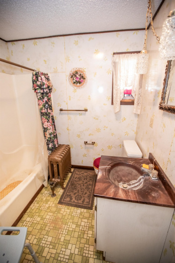 621 C Avenue, Cozad, Nebraska 69130, 3 Bedroom Bedrooms, 0 ,2 BathroomBathrooms,Residential,For Sale,C Avenue,0,20261533