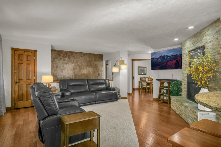10 Red Fox Lane, Kearney, Nebraska 68845, 4 Bedroom Bedrooms, 0 ,3 BathroomBathrooms,Residential,For Sale,Red Fox Lane,0,20261532