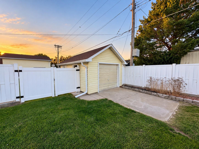 3217 2nd Street, North Platte, Nebraska 69101, 3 Bedroom Bedrooms, 0 ,4 BathroomBathrooms,Residential,For Sale,2nd Street,0,20261541
